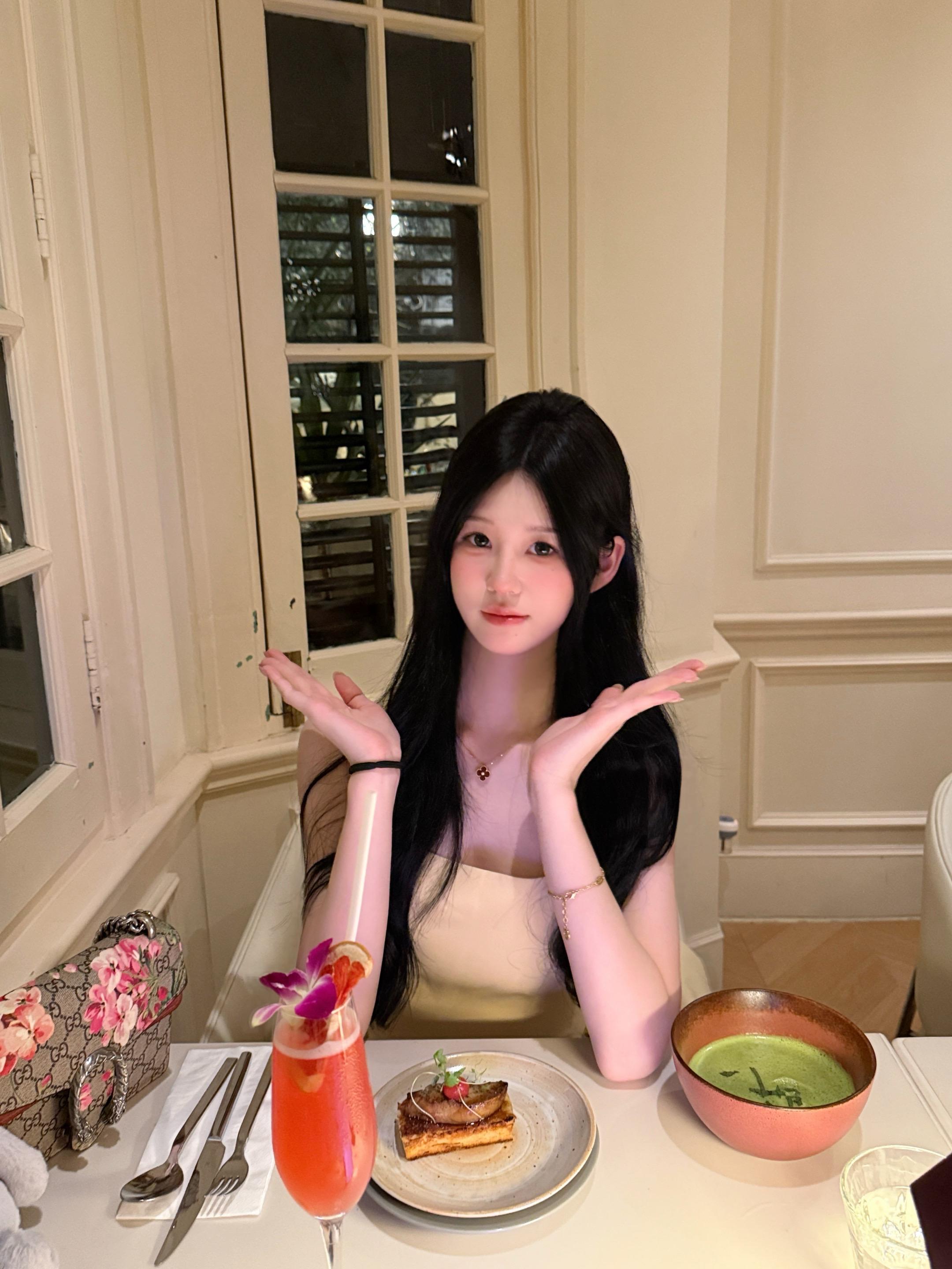 幸福不是吃山珍海味海 也不是吃路边摊 是无论吃什么都有人陪你