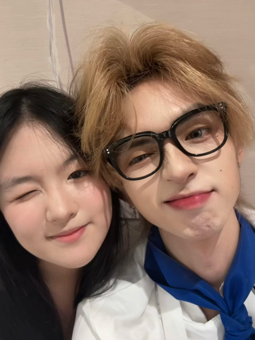 他好可爱呀。 