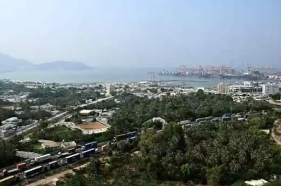 革命卫队没事打阿联酋干嘛？结果引火烧身
 
8月18日阿联酋正式官宣，起因是伊朗