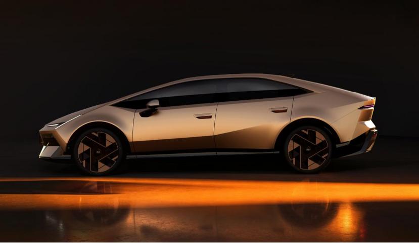 智能座舱现在是各家发力的重点，芯片算力越堆越高，但用户真正在意的其实是“好不好用