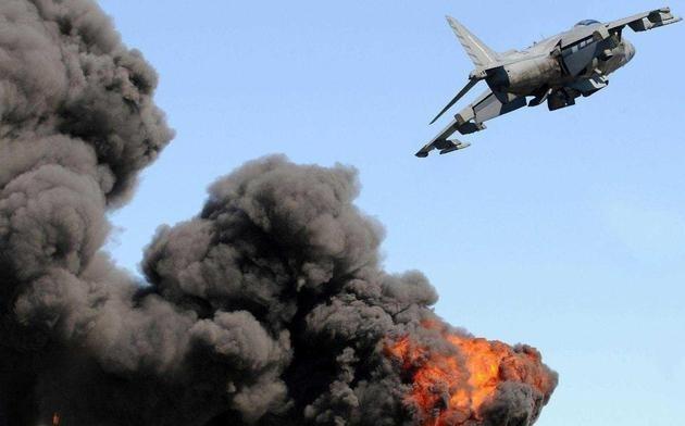 伊朗没有制空权，所以美以的轰炸肆无忌惮，但即便是把伊朗炸个底朝天，如果不派地面部