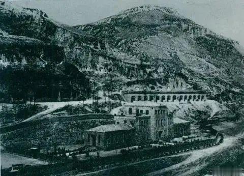 历史上的今日  1945年１ 月 １ ７ 日 　 、 １ ８ 日 主 持 中 共