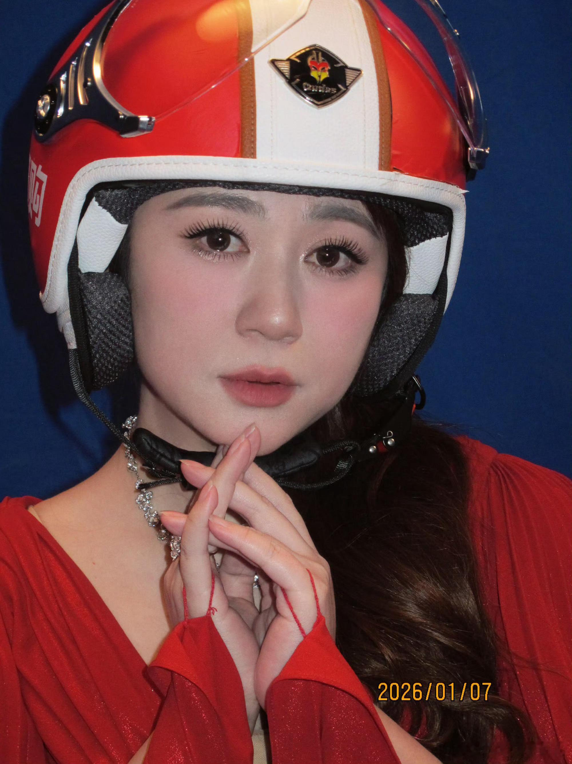 马丽嫩回马冬梅了 我不行了…妈咪！！！！马丽好美！！！王亚飞给马丽化的妆嫩回马冬