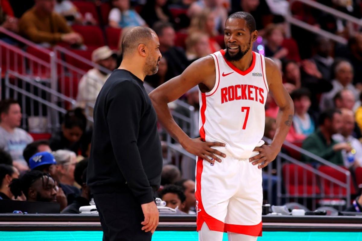 亚当斯看好火箭新赛季！谈年轻人是否变聪明：这我可不敢保证
看NBA上咪咕视频，火