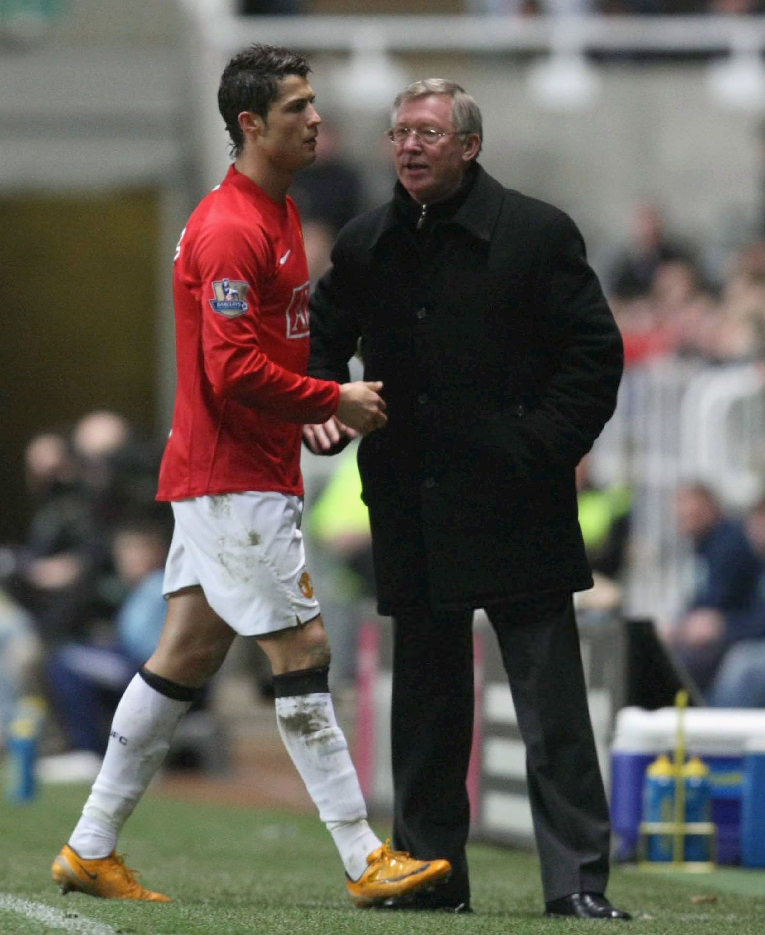 C罗和c罗一起siu到最后曼联 📷2008.2.23，曼联5-1纽卡，C罗两射