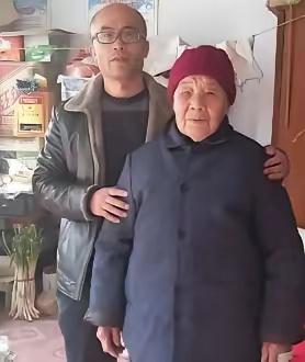 1995年，山东郯城有个高三学生叫朱观景，家里条件不太好，实在租不到合适的房子，