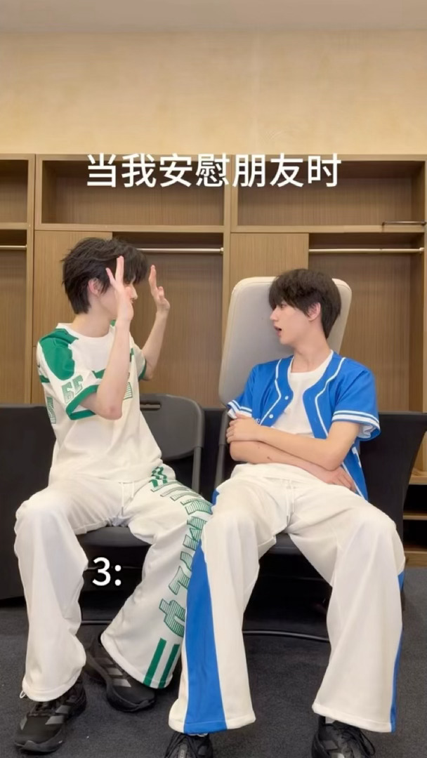 笑晕了，十年内没人能研究明白黄朔李煜东这个视频 