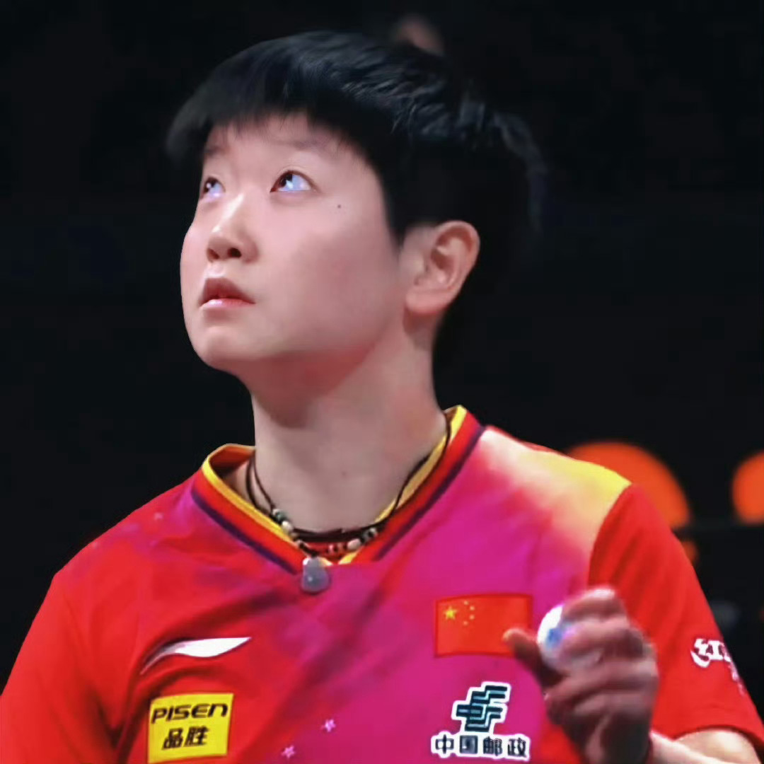 粉丝大喊孙颖莎感谢现役的含金量 孙颖莎是当代的流量，天天头条，赛场成绩还是要关注