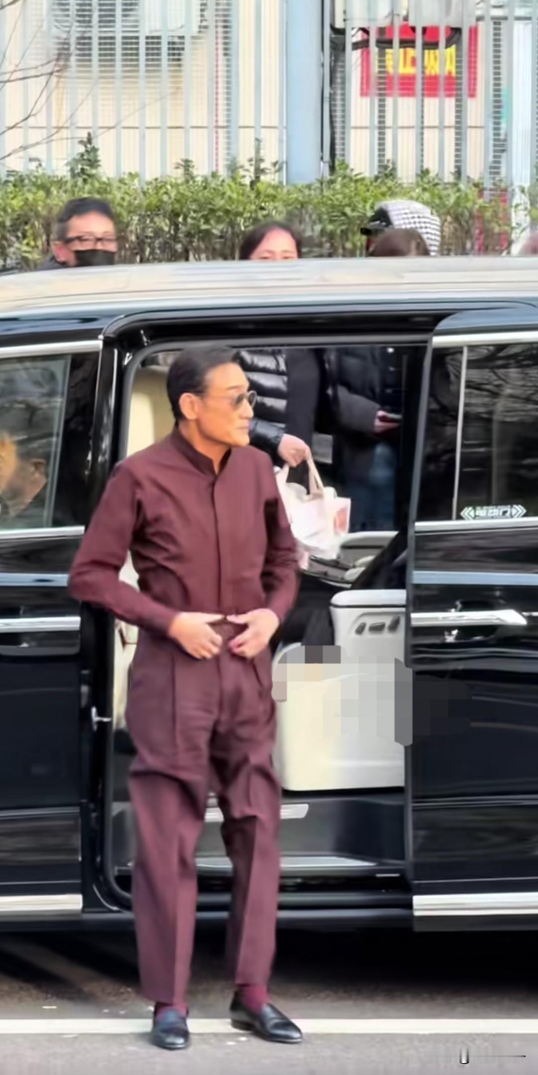 梁家辉春晚漏透，老一辈真的太可爱了[捂脸][捂脸][捂脸]梁家辉这种属于越老越有