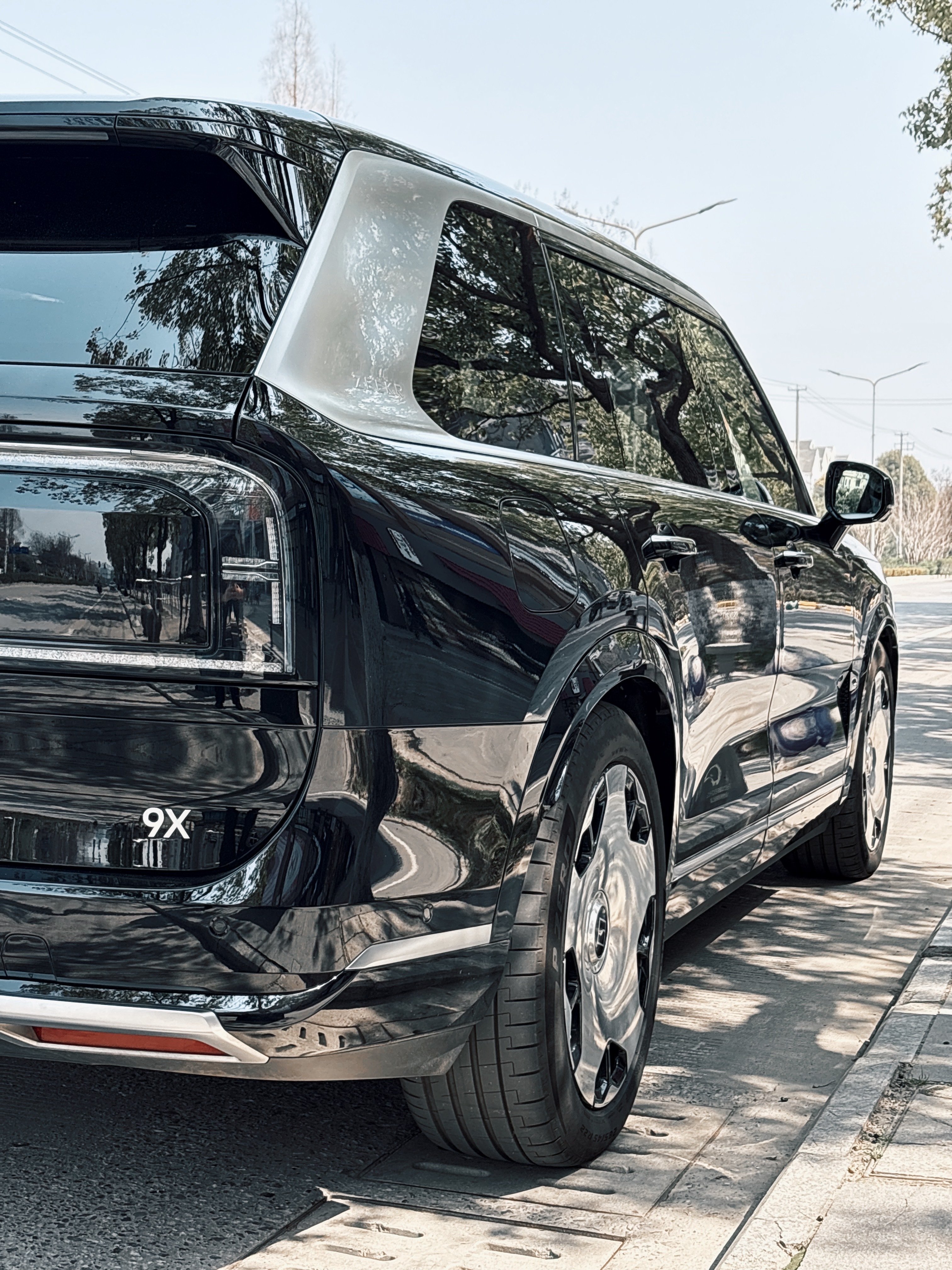 真叫一个大气！库里南极氪9X