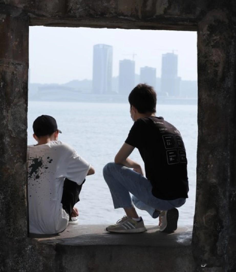 人在落魄时，才能看清哪个是真正的朋友

一个人在贫穷落魄的时候，才能看清亲戚、朋