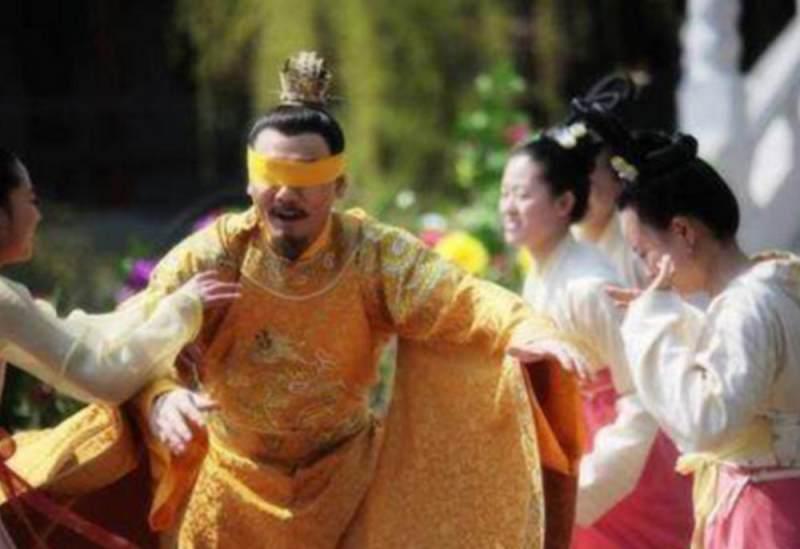 嘉靖和万历都是几十年不上朝，为什么后人只骂万历却夸嘉靖？了解明史的就会发现，在众