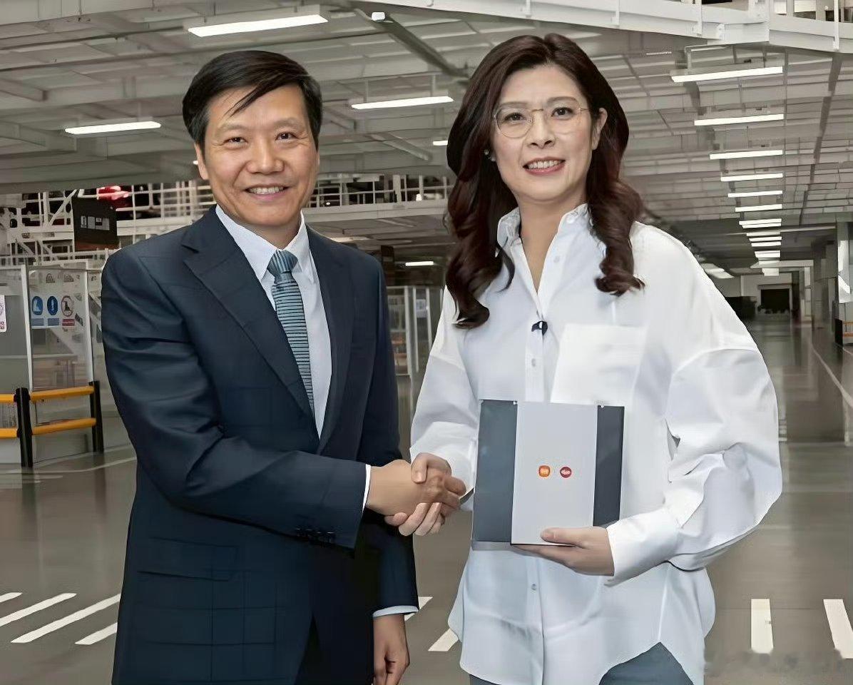 雷军回应西班牙首相参观小米前有国民党主席郑丽文来逛小米汽车工厂，现有西班牙🇪?