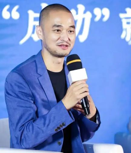 身家上亿的北京协和医学博士冯唐又放 “狠话”：“越老越明白人生第一件要紧事是睡觉