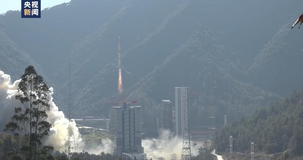 大陆发射卫星，台军方却连发“最高级警报”，吓坏台民众！台军事专家及桃园市长张善政