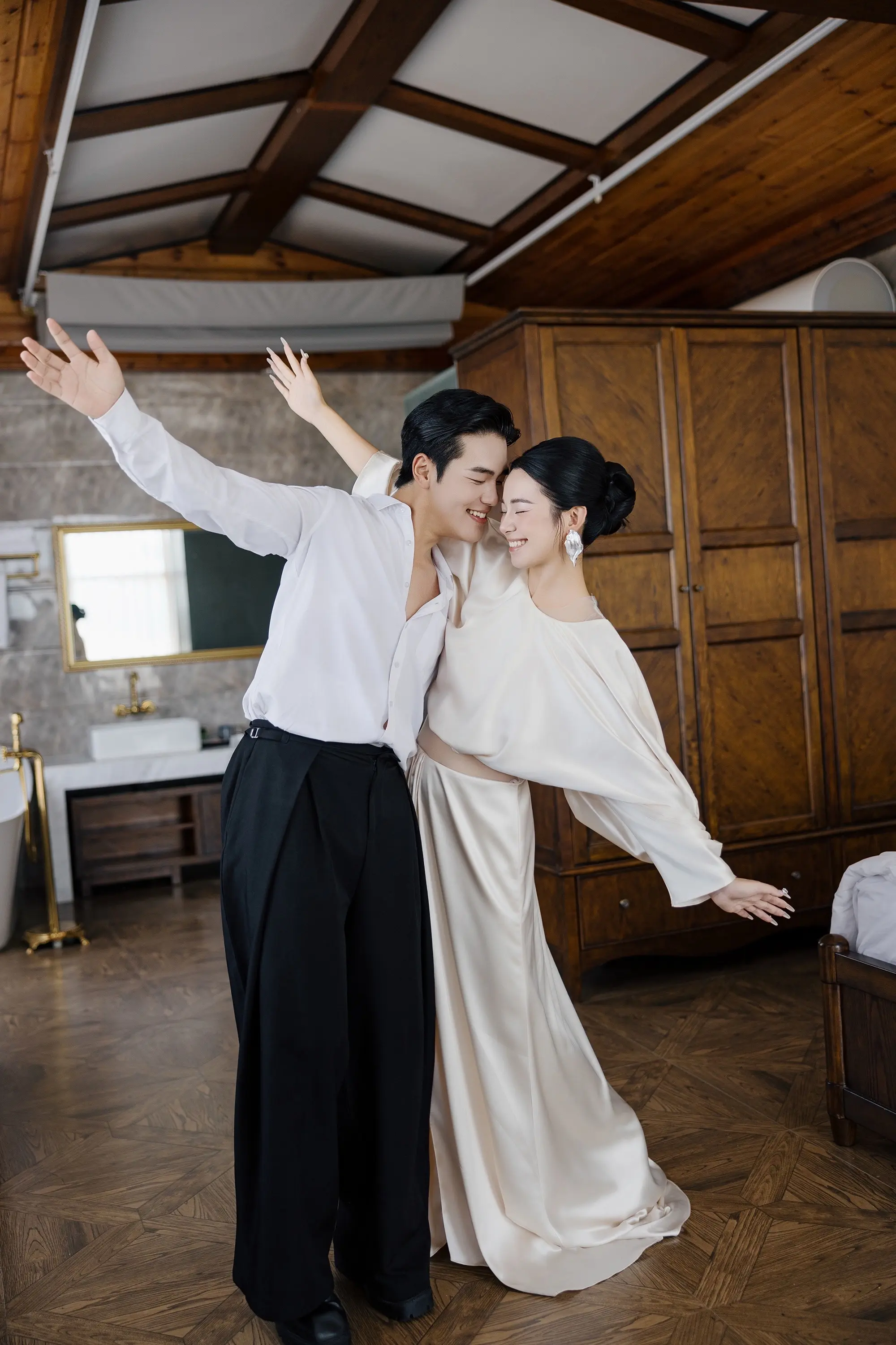 一起吃个早餐 再去结婚吧🤔。松弛感满满的婚礼早晨 谁能不爱呢 ❤️ ...