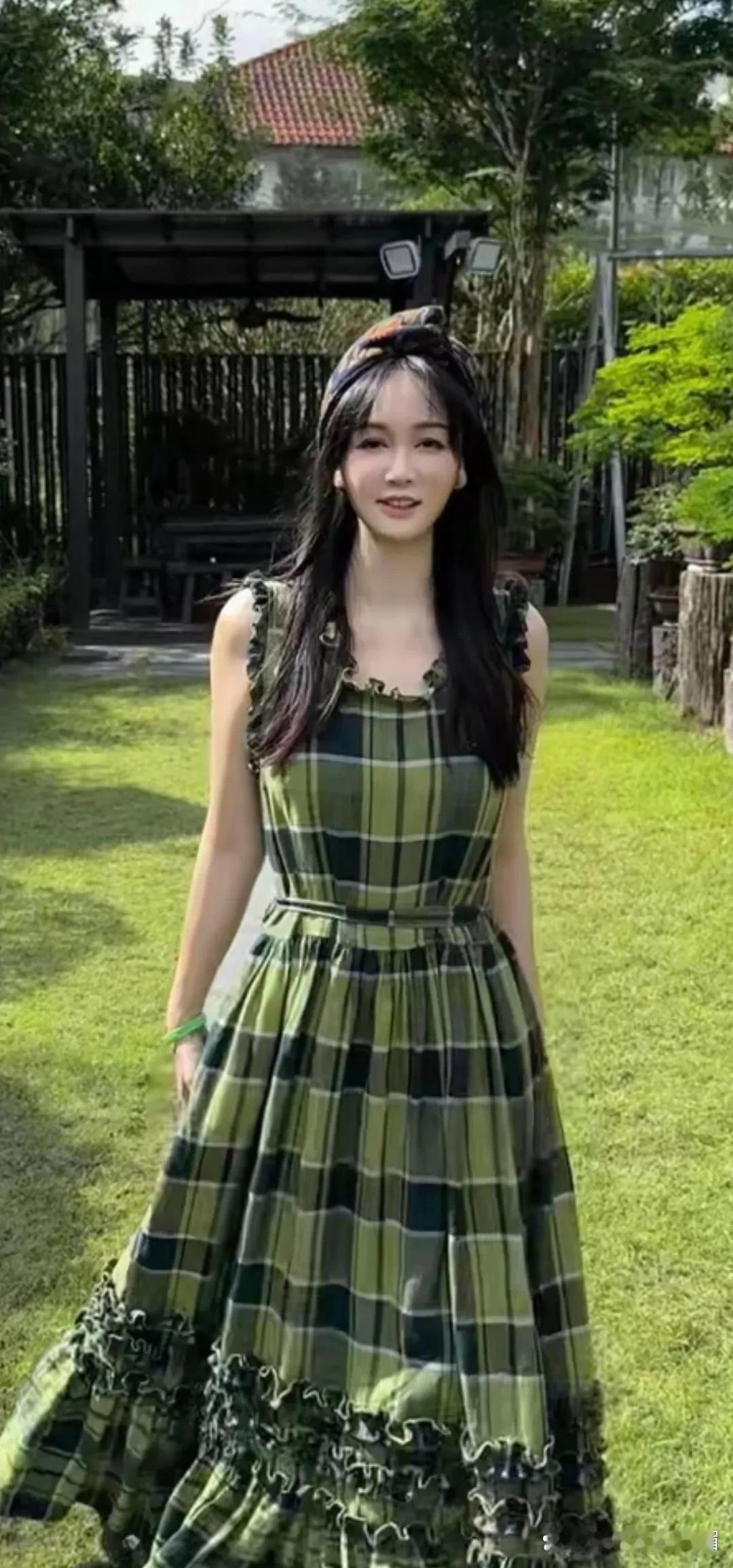 陈乔恩医美了吧？ 脸看起来怪怪的，肿肿的， 表情也变得僵硬不自然了 