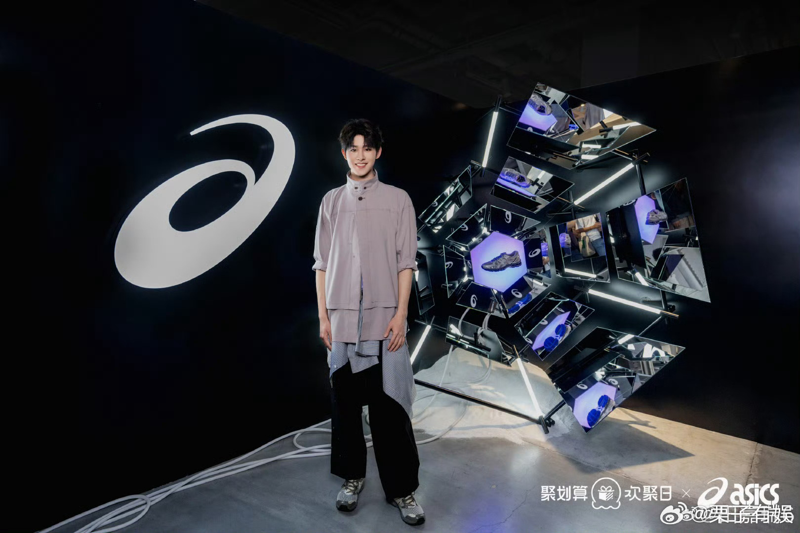 田嘉瑞复古未来感田嘉瑞故障美学田嘉瑞复古未来感，酷酷的，[打call][打cal