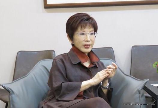 郑丽文第四波人事任命公布！洪秀柱勉励: 两岸关系没有那么的复杂，只要坚持走对的路