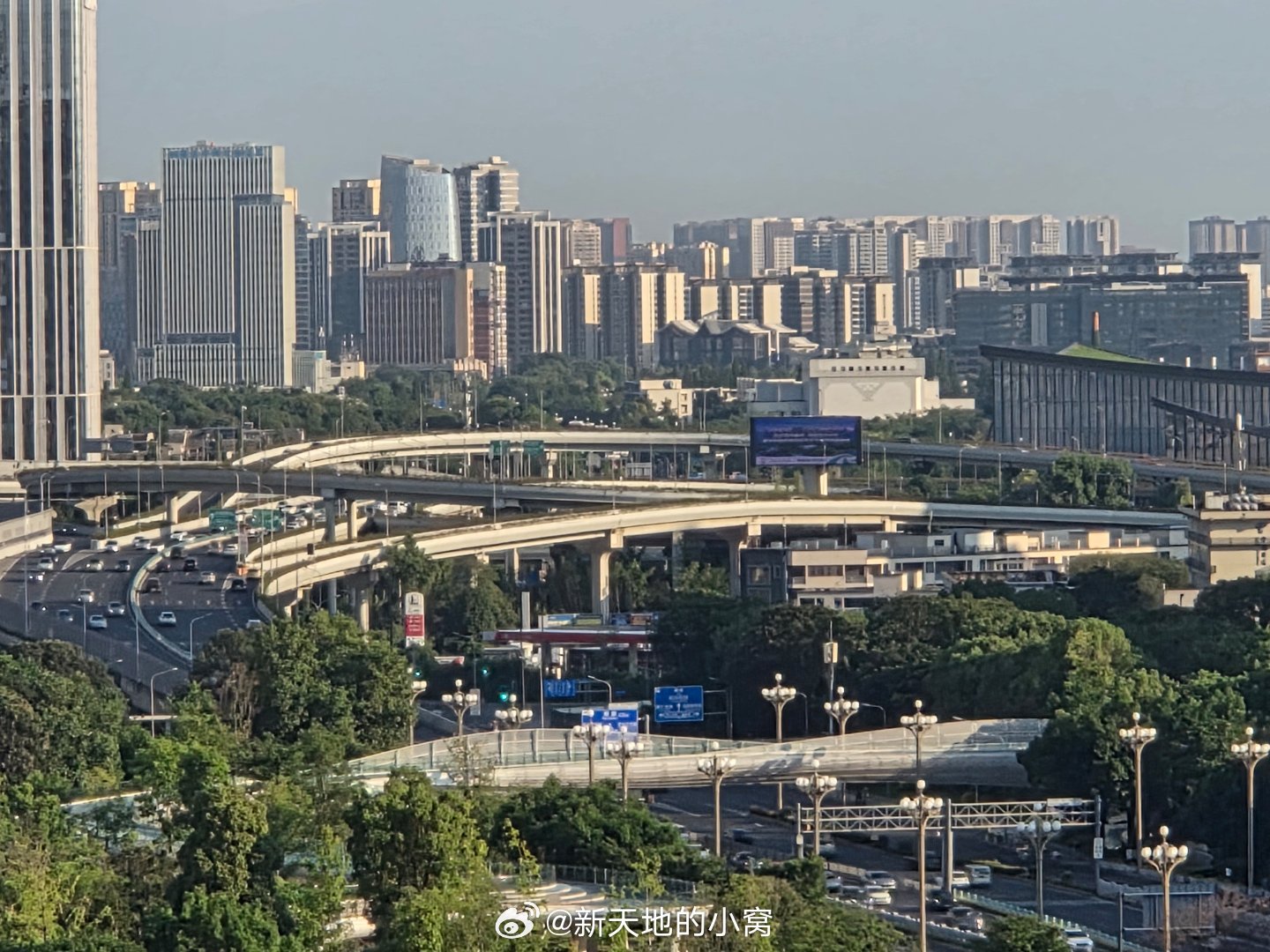 早安,新的一天夏日安康成都天气早安！成都今日天气：白天多云，夜间多云，气温26~