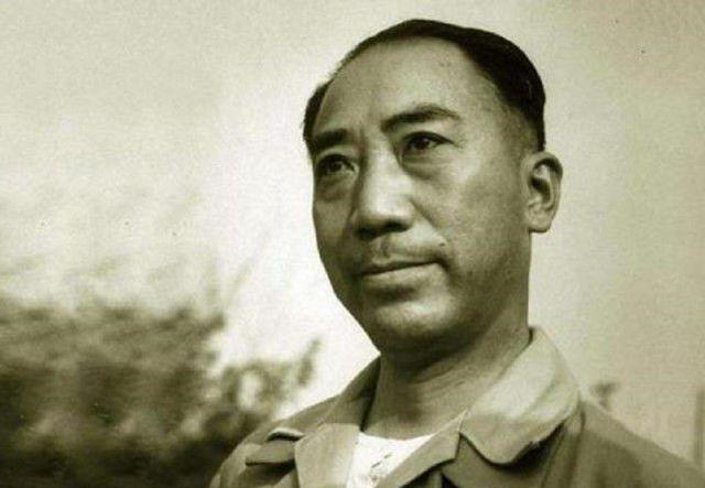 1946年，打入军统内部的李时雨，被人怀疑是地下党！然而，戴笠知道后却扑哧一笑：
