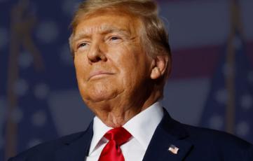 美军圣诞夜动手，军舰发射导弹，动静太大，让巴西开始惴惴不安，怕川普干涉选举
 