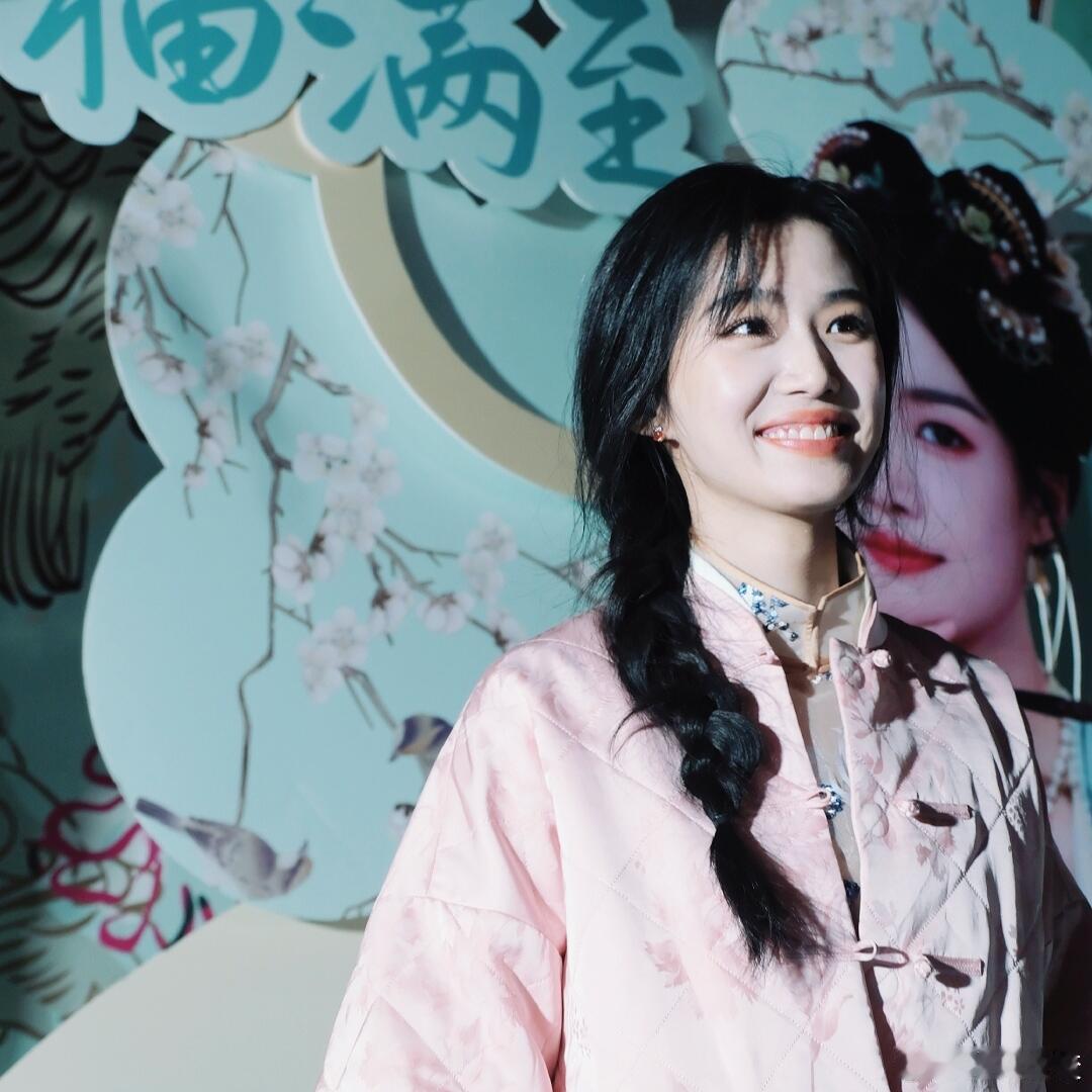 卢昱晓[超话]  卢昱晓头像推荐漂酿的噜(~￣△￣)~卢昱晓｜ ​​​