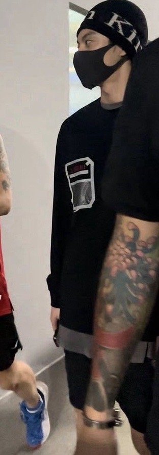 他超爱。。秀。 ​​​