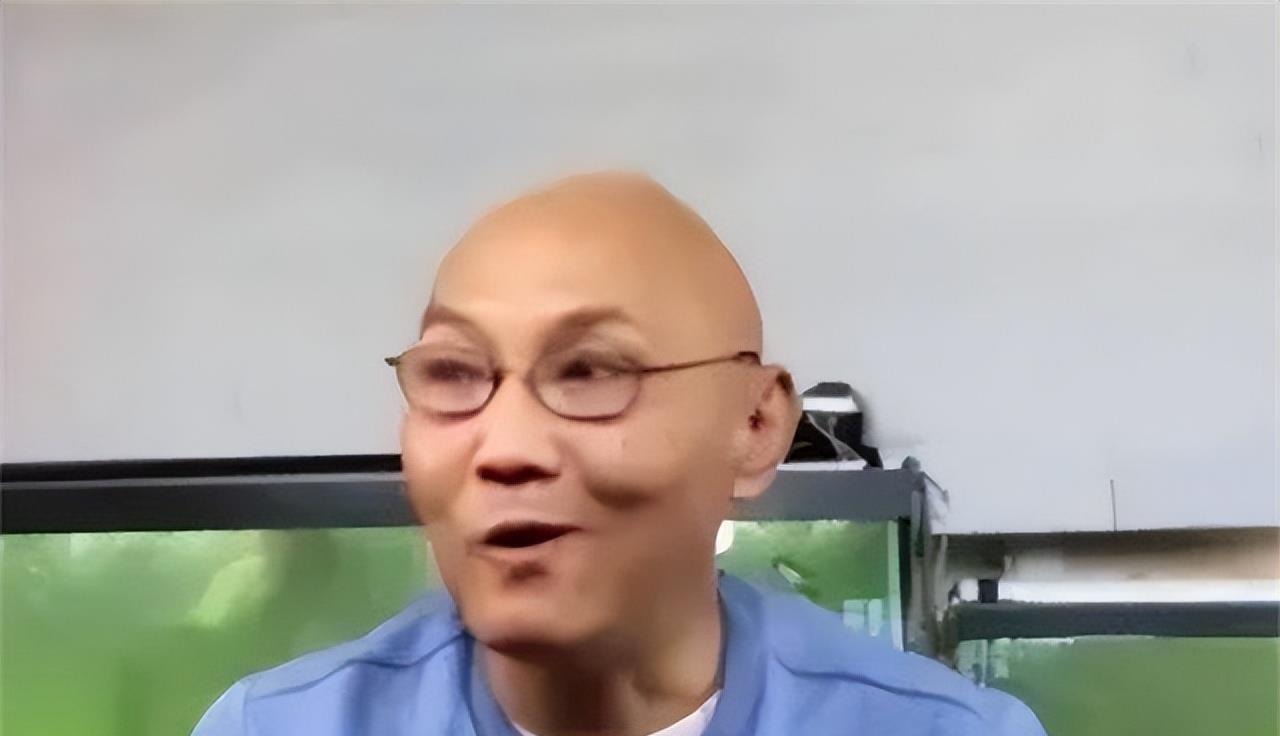 卖房弃家扬言宁做异国鬼不做中国人，这个人的结局，看完令人唏嘘。
 
网上看到丁建