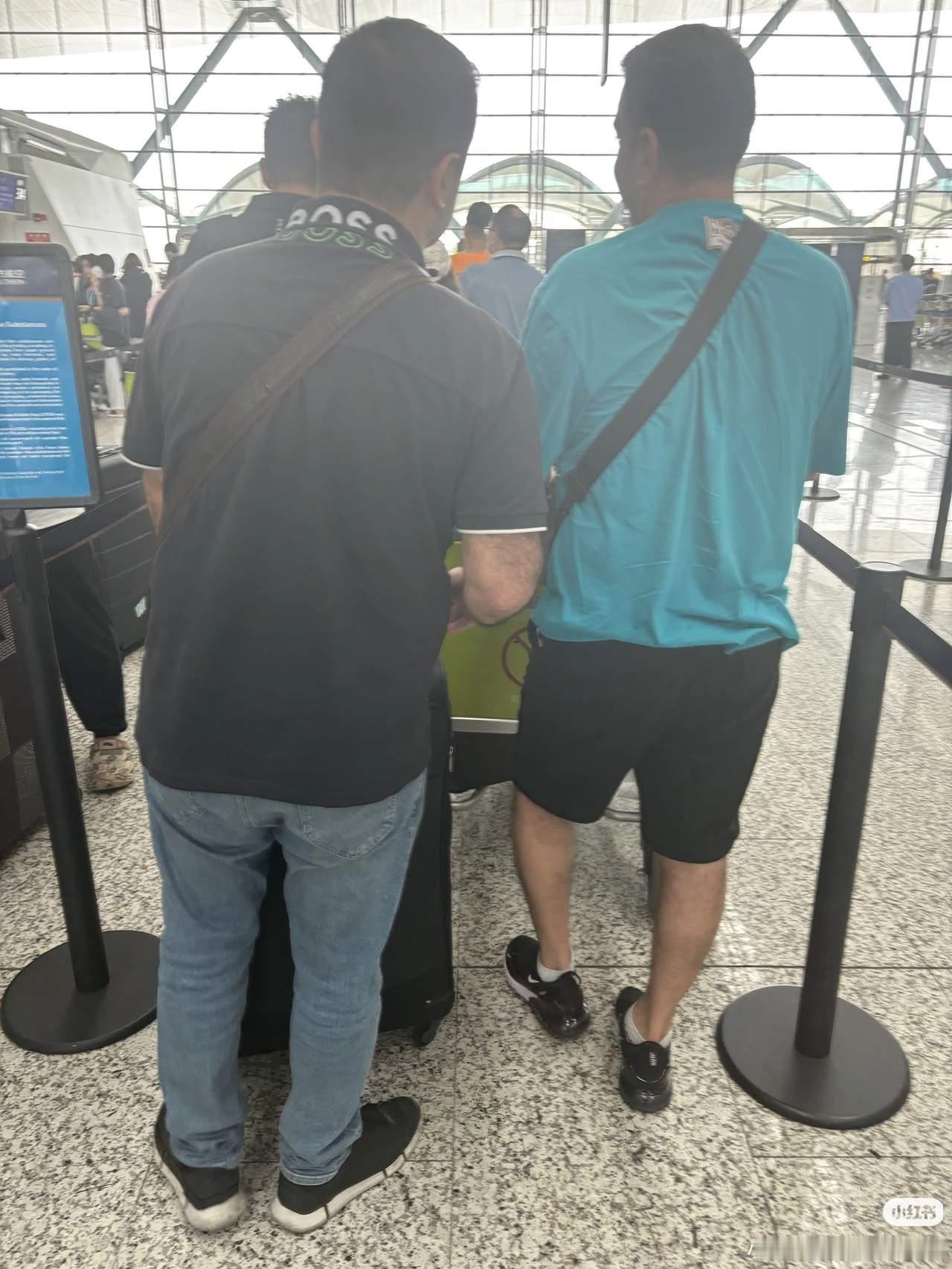 最近这事儿太逗了，几名印度人想来深圳穷游，结果闹了大笑话。他们从印度飞到香港，打