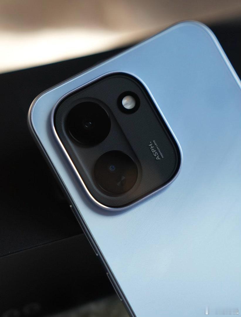 谁懂啊！iQOO Z11这续航直接把充电宝干失业了本来以为千元机就是凑合用，结果