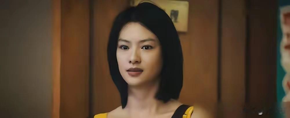 有人剧透：《交锋》中金丽娜其实是国安局安排的内线，代号秋天。如果属实的话，那这个