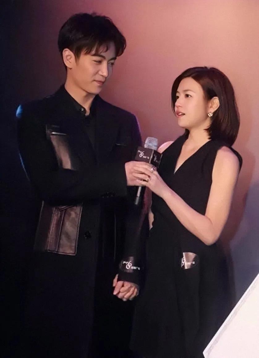 人两口子热乎着呢，三天两头被离婚？到底是招谁惹谁了？