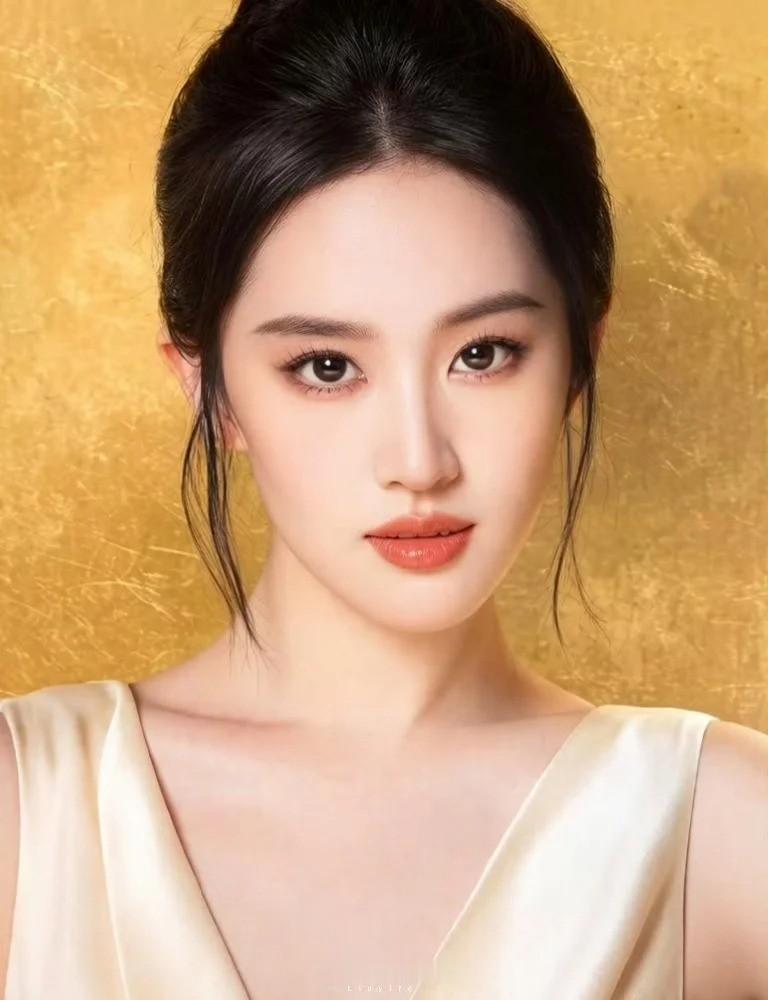 刘亦菲最接近本人的一张图 谁懂看见这张脸的震撼感为大家整理了一套日常通勤也能驾驭