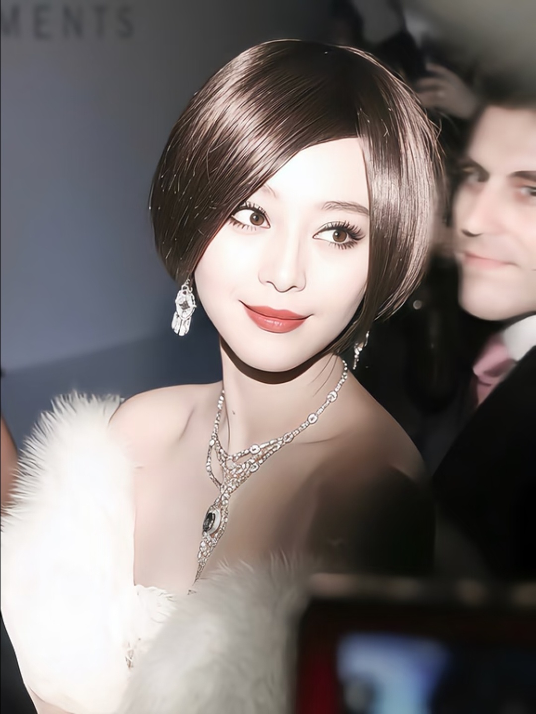 如果当年范冰冰用这个造型去演顾里…完全是顾里本里吧！白色这套完全可以无痛带入顾里