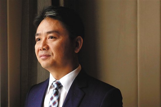 这车队看着是挺拉风，但我更看重的是背后的发展能量。能把事业做到这么大，说明人家真