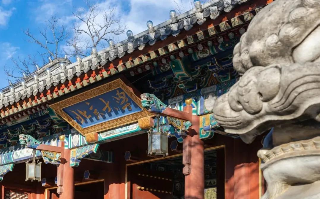 不愧是顶级学府，北大率先取消绩点。大学生们的福音来了！昨天，北京大学正式发文，为