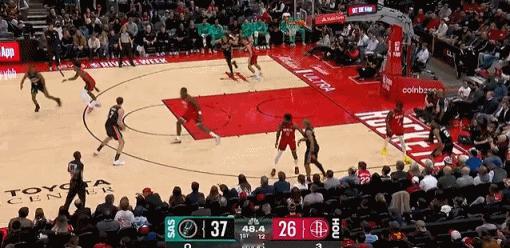 顺下接球单臂劈扣~！！！ 