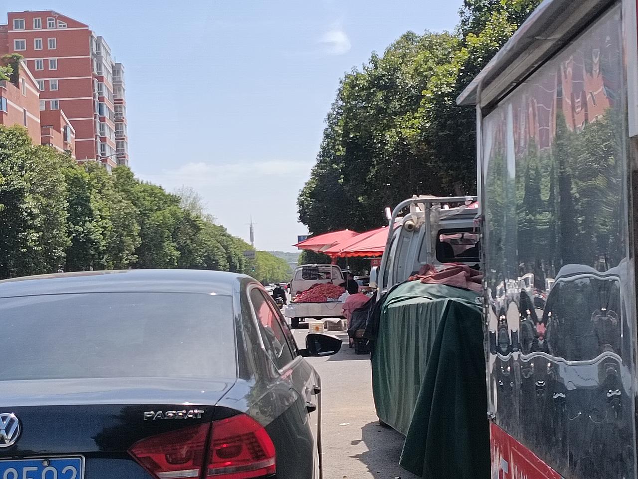 停火谈判中，如果再打下去，M国经济会彻底崩溃，咱会成为全球资本的避风港。
这是资