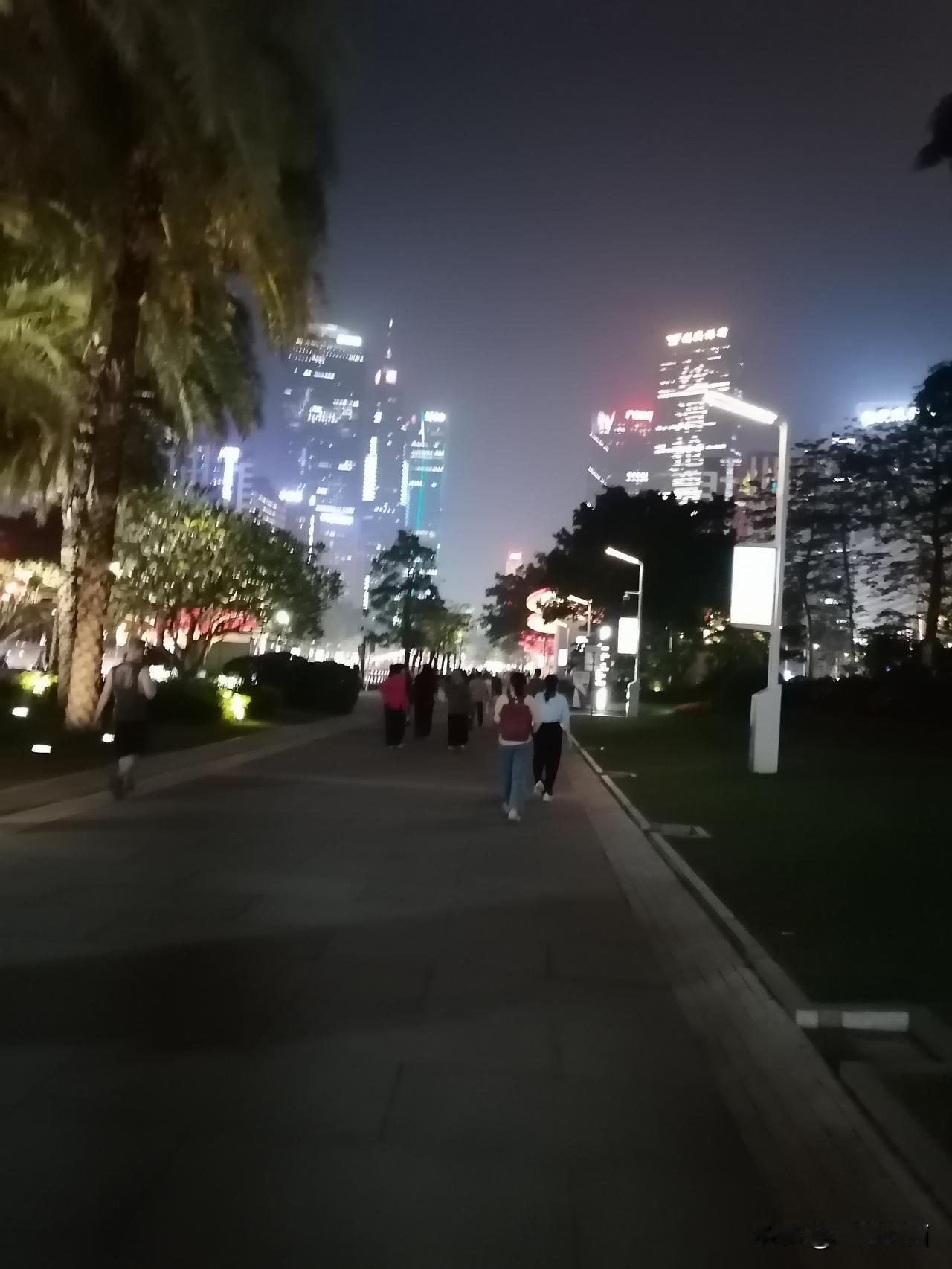 目前在广州找工作，这形势有点复杂。BOSS直聘上有广州结算短期兼职的招聘信息，更