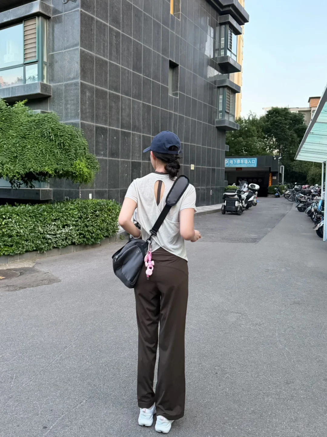 又是下班可以直接穿去健身房的那种
