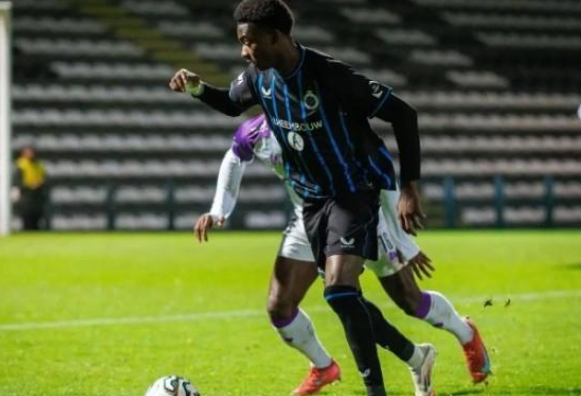 每体：巴萨已和比西武的代表见面，但布鲁日不愿意出售球员根据最新报道，巴萨已经启动