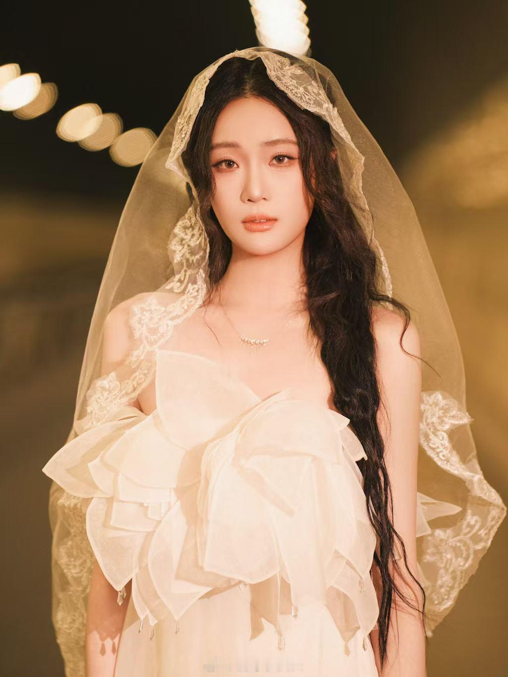 张可盈发话要亲遍男顶流可可颜值演技都太能打了～ 