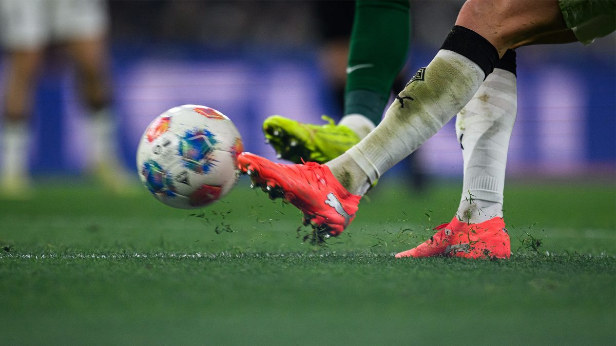 德国职业足球联盟首席执行官马克・伦茨表示：“高水平的青训发展，是德甲联赛未来保持