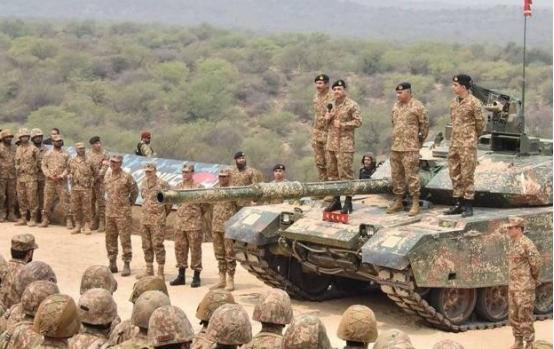 印度和巴基斯坦的冲突可能是一个阴谋！有人想借印巴动手，来“试驾”中国的武器系统，