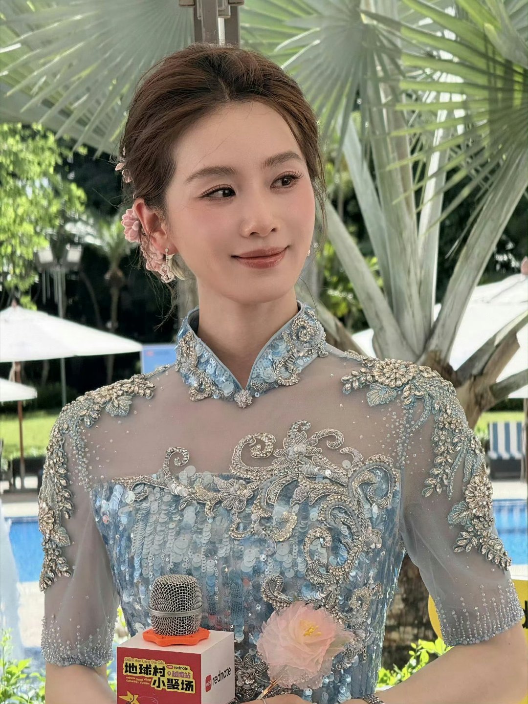 刘诗诗今天活动生图状态如何！刘诗诗旗袍簪花