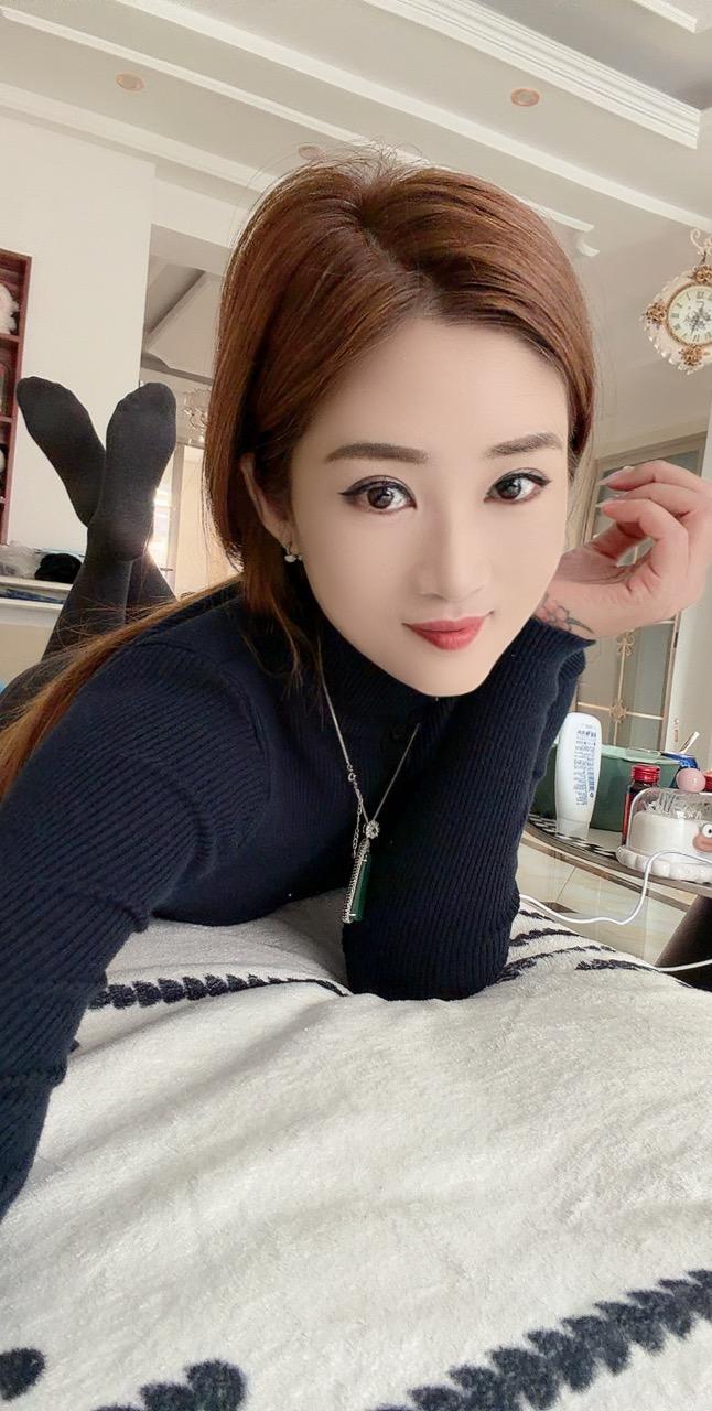 如何看待女生穿丝袜