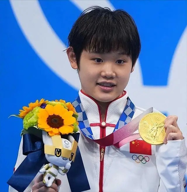 张家齐说感觉有点生不逢时 强者从来不会抱怨环境！跳水队内更是如此，就拿张家齐的女