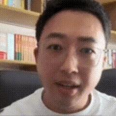头一回瞧见于正这么慌里慌张的，又气又急的模样，真是让人挺震惊！以前看他直播处理事