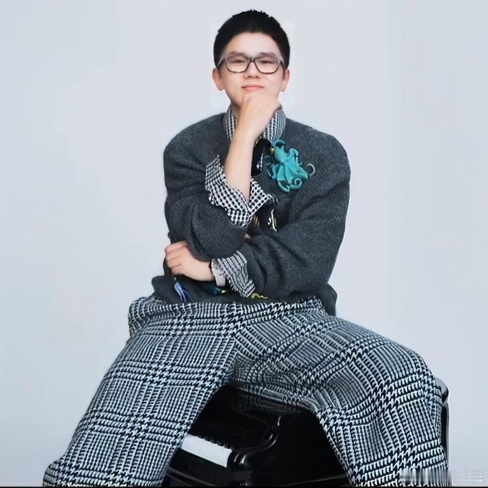 这竟然是张杰？粉丝锐评：这么老实的发型